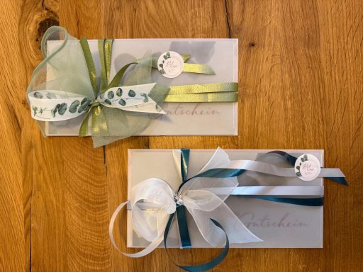 Gutscheine von Bel Etage by Nora in Melsungen Liebevoll verpackte Gutschein für Kosmetik und Permanent Make-Up in Melsungen als perfektes Geschenk für Frauen.